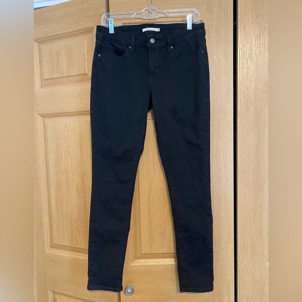 Levi’s size 30 black skinny jeans
